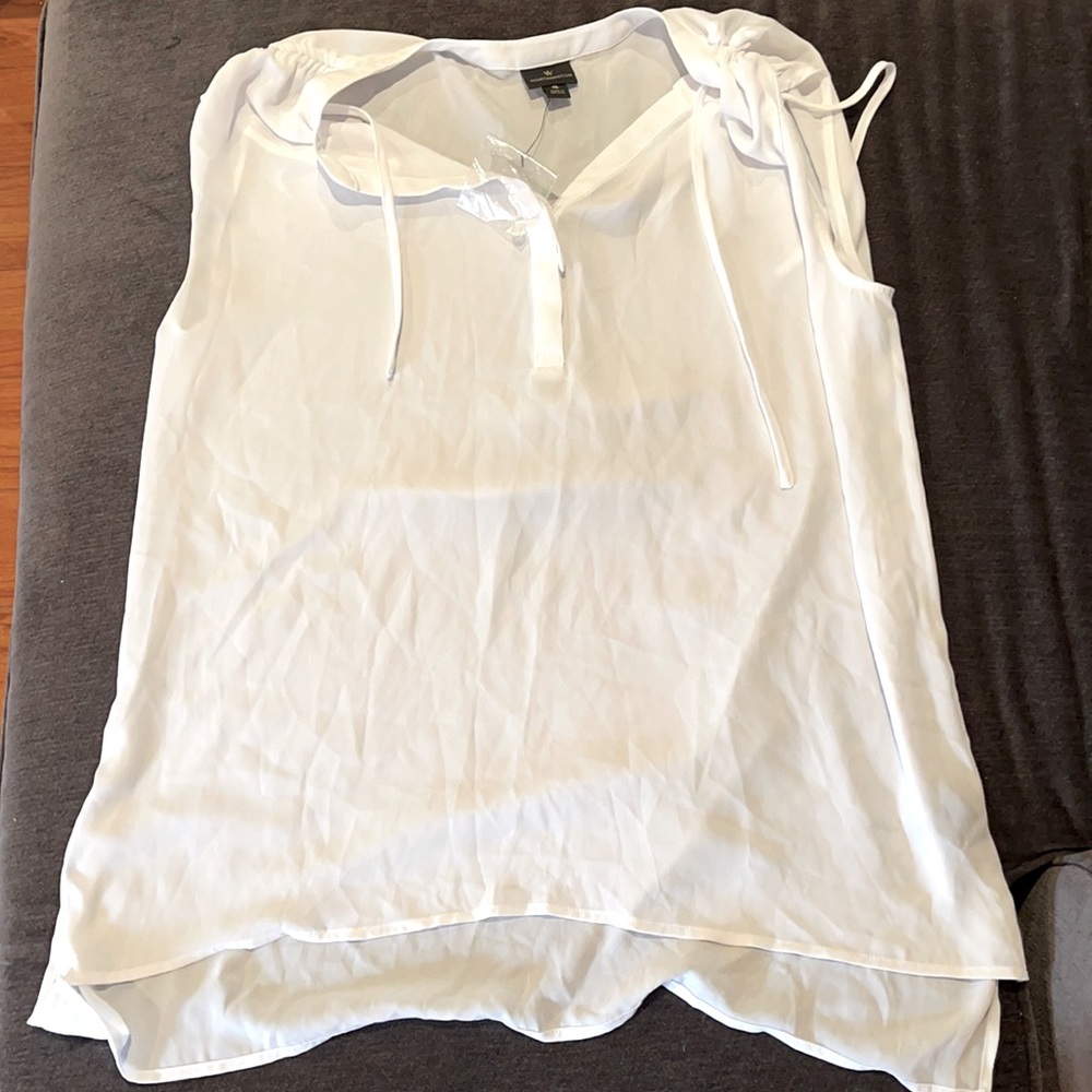 Ladies sleeveless top